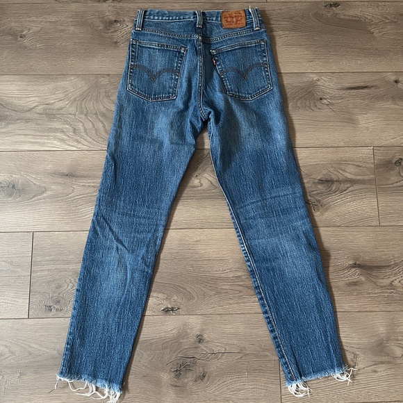 Levi’s Jeans - Picture 2 of 3